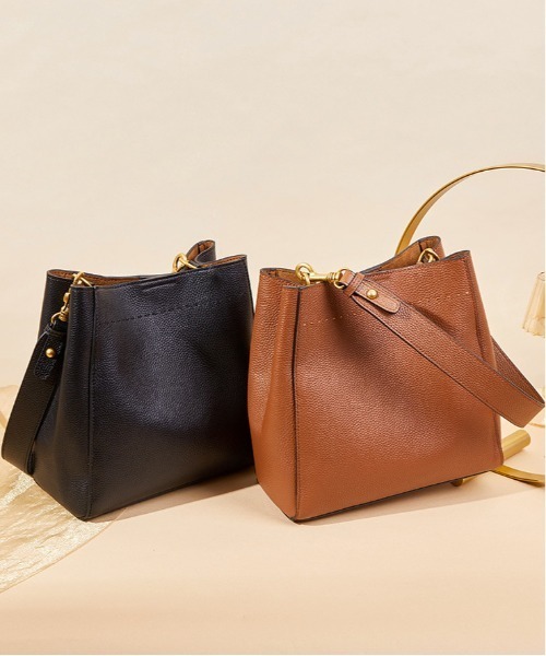 NiiNa(ニーナ)の「【 NiiNa / ニーナ 】高品質牛革バケットショルダーバッグ(ワイドストラップ)(ショルダーバッグ・レディース・ブラウン/ブラック・FREE)」の13枚目の写真