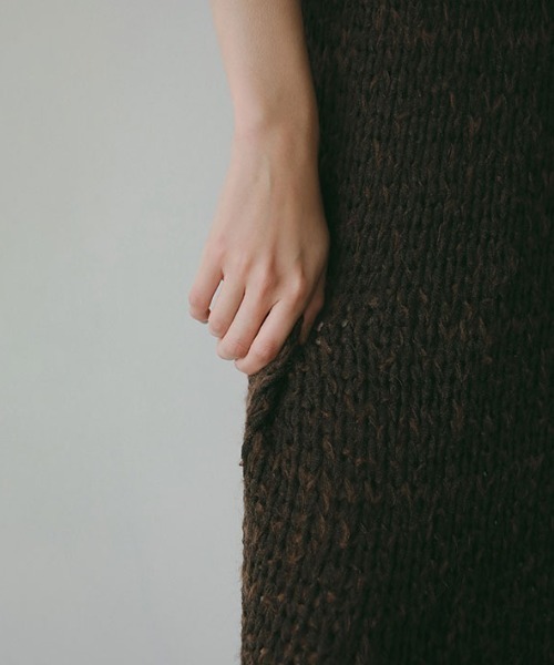 ETRE TOKYO（エトレトウキョウ）の「スリーブレスローゲージニットワンピース（ワンピース・レディース・ベージュ/ブラウン・FREE）」の15枚目の写真