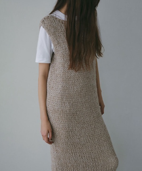 ETRE TOKYO（エトレトウキョウ）の「スリーブレスローゲージニットワンピース（ワンピース・レディース・ベージュ/ブラウン・FREE）」の5枚目の写真