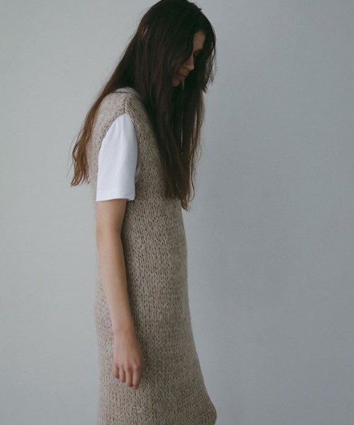 ETRE TOKYO（エトレトウキョウ）の「スリーブレスローゲージニットワンピース（ワンピース・レディース・ベージュ/ブラウン・FREE）」の6枚目の写真
