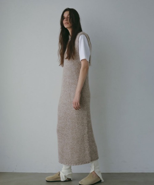 ETRE TOKYO（エトレトウキョウ）の「スリーブレスローゲージニットワンピース（ワンピース・レディース・ベージュ/ブラウン・FREE）」の9枚目の写真