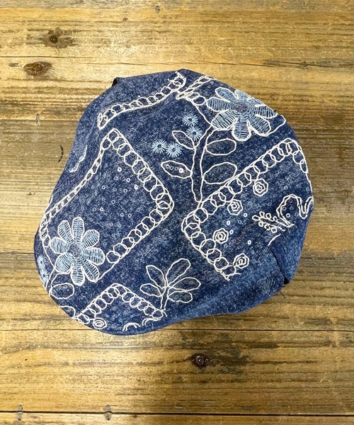 SPINNS（スピンズ）の「コットンハンチング/フラワー刺繍/古着風（ハンチング/ベレー帽・メンズ・ブラック/ブルー・ONESIZE）」の7枚目の写真