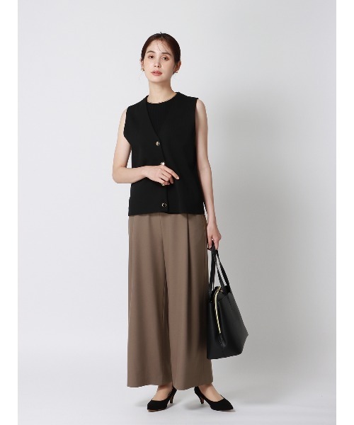 SUIT SQUARE（スーツスクエア）の「CHANTOWA タックワイドパンツ ウォッシャブル ストレッチツイル 無地（スラックス・レディース・ベージュ系/ブラック系/カーキ系/パープル系・36(7号)/38(9号)/40(11号)/42(13号)）」の18枚目の写真