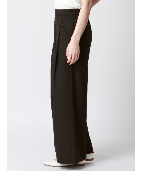 SUIT SQUARE（スーツスクエア）の「CHANTOWA タックワイドパンツ ウォッシャブル ストレッチツイル 無地（スラックス・レディース・ベージュ系/ブラック系/カーキ系/パープル系・36(7号)/38(9号)/40(11号)/42(13号)）」の5枚目の写真