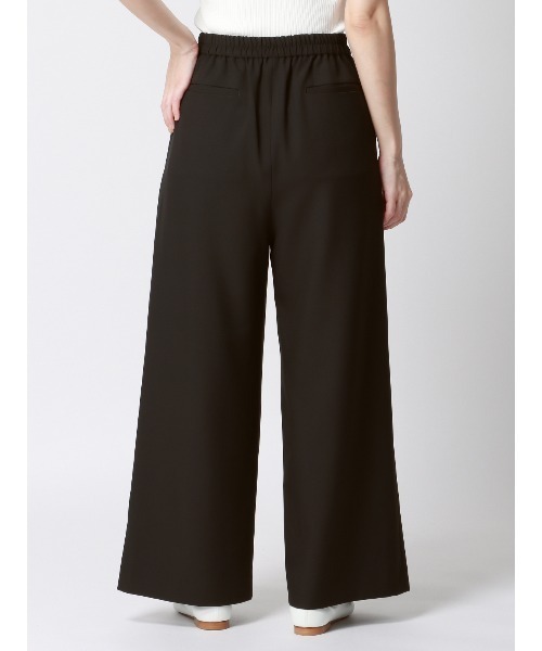 SUIT SQUARE（スーツスクエア）の「CHANTOWA タックワイドパンツ ウォッシャブル ストレッチツイル 無地（スラックス・レディース・ベージュ系/ブラック系/カーキ系/パープル系・36(7号)/38(9号)/40(11号)/42(13号)）」の6枚目の写真