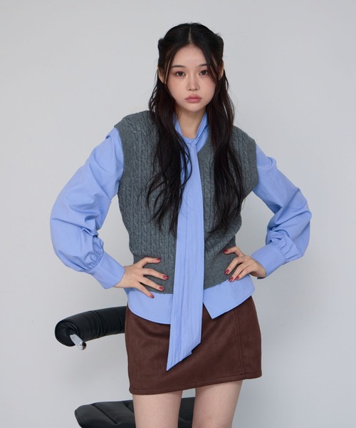 archives（アルシーヴ）の「ケーブルニットベスト×ボウブラウスＳＥＴ（ニット/セーター・レディース・ネイビー/ブラウン/グレー/チャコールグレー・MEDIUM）」の3枚目の写真