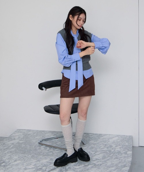 archives（アルシーヴ）の「ケーブルニットベスト×ボウブラウスＳＥＴ（ニット/セーター・レディース・ネイビー/ブラウン/グレー/チャコールグレー・MEDIUM）」の19枚目の写真