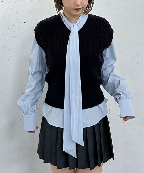 archives（アルシーヴ）の「ケーブルニットベスト×ボウブラウスＳＥＴ（ニット/セーター・レディース・ネイビー/ブラウン/グレー/チャコールグレー・MEDIUM）」の5枚目の写真