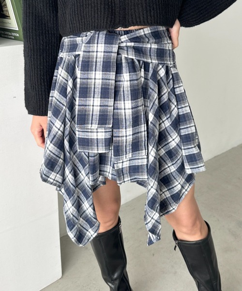 CLEA(クレア)の「チェックシャツ巻き風ミニスカート(スカート・レディース・ネイビー/オレンジ/ブラウン/レッド/ダークネイビー/ブラック・FREE)」の4枚目の写真