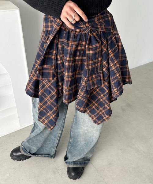 CLEA(クレア)の「チェックシャツ巻き風ミニスカート(スカート・レディース・ネイビー/オレンジ/ブラウン/レッド/ダークネイビー/ブラック・FREE)」の6枚目の写真