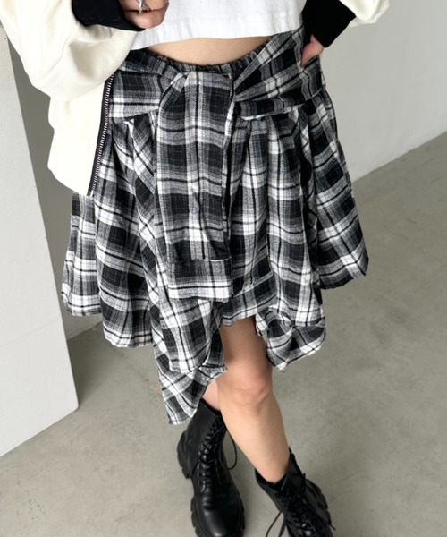 CLEA(クレア)の「チェックシャツ巻き風ミニスカート(スカート・レディース・ネイビー/オレンジ/ブラウン/レッド/ダークネイビー/ブラック・FREE)」の2枚目の写真