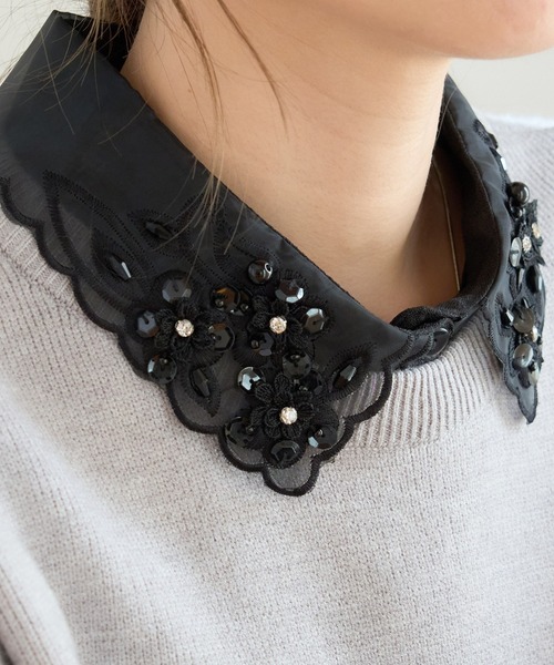 anown(アノン)の「フラワー刺繍×ビジュー スカラップデザイン つけ襟(付け襟・レディース・ブラック/ホワイト・FREE)」の6枚目の写真