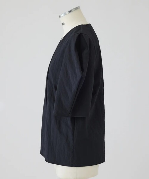RIM.ARK(リムアーク)の「【RIM.ARK/リムアーク】Volume sleeve v-neck SH/ボリュームスリーブブイネックシャツ(シャツ/ブラウス・レディース・ホワイト/ブラック・FREE)」の3枚目の写真
