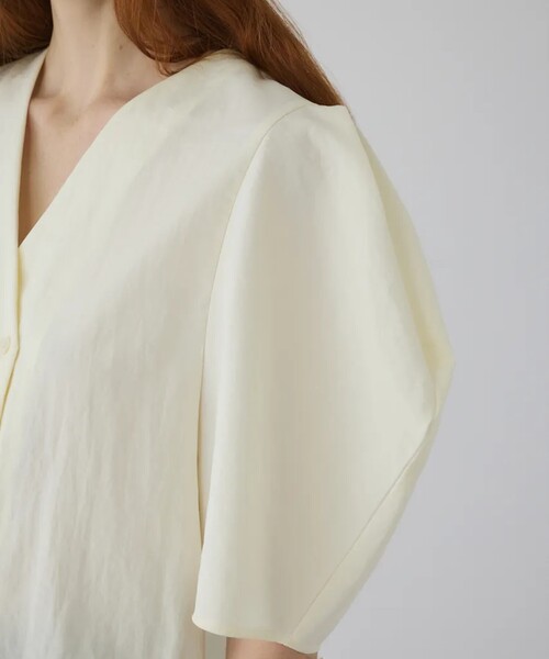 RIM.ARK(リムアーク)の「【RIM.ARK/リムアーク】Volume sleeve v-neck SH/ボリュームスリーブブイネックシャツ(シャツ/ブラウス・レディース・ホワイト/ブラック・FREE)」の17枚目の写真