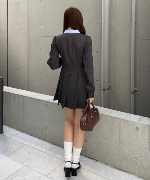 continuer de NICE CLAUP（コンティニューデナイスクラップ）の「推し活にもぴったり！ネクタイ付ドッキングワンピース（ワンピース・レディース・チャコール/グレー系その他/ブラウン系その他・FREE）」の4枚目の写真