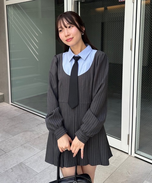 continuer de NICE CLAUP（コンティニューデナイスクラップ）の「推し活にもぴったり！ネクタイ付ドッキングワンピース（ワンピース・レディース・チャコール/グレー系その他/ブラウン系その他・FREE）」の22枚目の写真