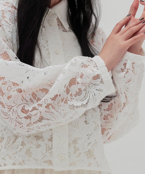 DRESSLAVE（ドレスレイブ）の「flower lace short blouse(花柄レースショート丈ブラウス)（シャツ/ブラウス・レディース・ホワイト/ブラック・38）」の4枚目の写真