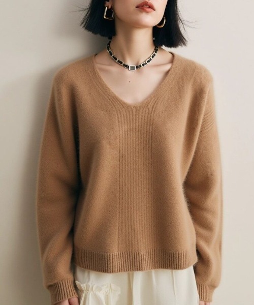 cammie(キャミー)の「Vネックモヘアニットトップス(ニット/セーター・レディース・アイボリー/グレー/ベージュ・F)」の4枚目の写真