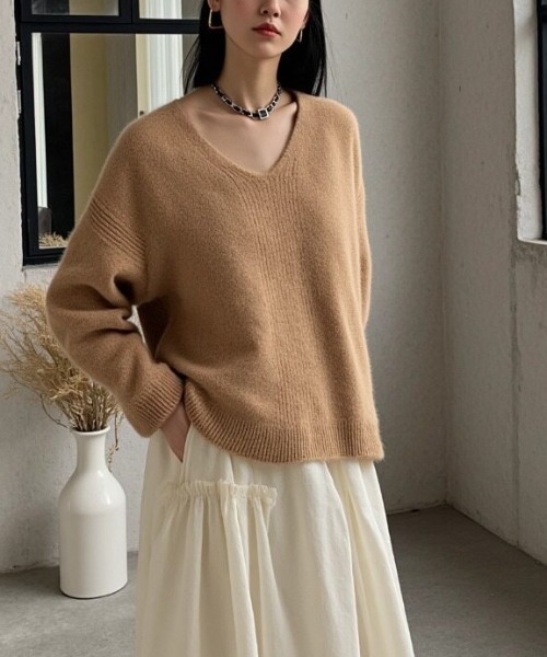 cammie(キャミー)の「Vネックモヘアニットトップス(ニット/セーター・レディース・アイボリー/グレー/ベージュ・F)」の8枚目の写真