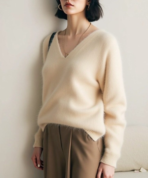 cammie(キャミー)の「Vネックモヘアニットトップス(ニット/セーター・レディース・アイボリー/グレー/ベージュ・F)」の17枚目の写真