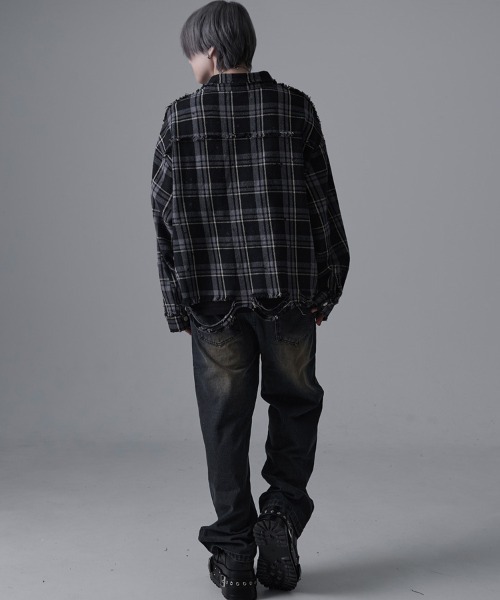 CavariA（キャバリア）の「『CavariA/キャバリア』グランジ加工ダメージチェックシャツ（シャツ/ブラウス・メンズ・ブラック系1/ブラック系2・M/L）」の16枚目の写真