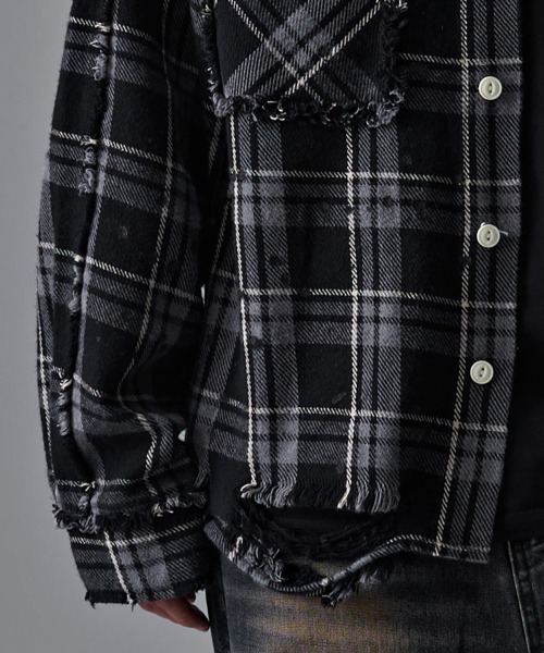 CavariA（キャバリア）の「『CavariA/キャバリア』グランジ加工ダメージチェックシャツ（シャツ/ブラウス・メンズ・ブラック系1/ブラック系2・M/L）」の18枚目の写真