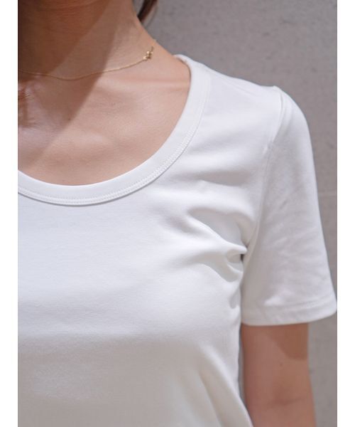 SNIDEL（スナイデル）の「UネックTシャツ（Tシャツ/カットソー・レディース・ライトブルー/ネイビー/ブラウン/ホワイト・F）」の19枚目の写真