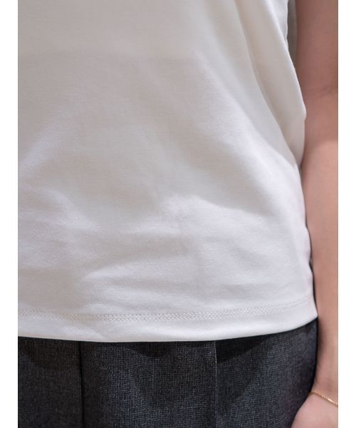 SNIDEL（スナイデル）の「UネックTシャツ（Tシャツ/カットソー・レディース・ライトブルー/ネイビー/ブラウン/ホワイト・F）」の21枚目の写真