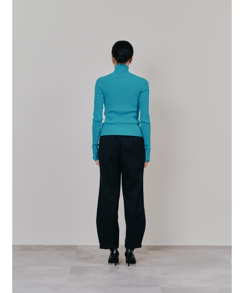 TEVALT（ヴァレット）の「ヘムダーツカーブフォルムパンツ（その他パンツ・レディース・グレー/ブラック/ライトベージュ・38）」の15枚目の写真