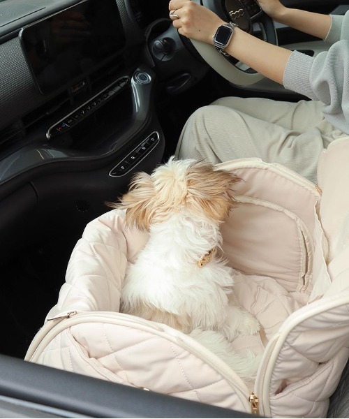 セール】キルティングトライアングルドライブペットバッグ【長さ調節