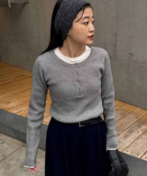 CIAOPANIC TYPY(チャオパニックティピー)の「ヘンリーネック配色アンチピリングニット(ニット/セーター・レディース・ライトグレー/キャメル/オフホワイト/グレー/ブラック/ダークブラウン・ONE SIZE)」の4枚目の写真