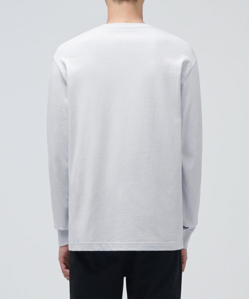 MUSINSA STANDARD（ムシンサスタンダード）の「クルーネック長袖Tシャツ[アッシュグレー]（Tシャツ/カットソー・メンズ・その他・SMALL/MEDIUM/LARGE/X-LARGE/XX-LARGE/XXX-LARGE）」の2枚目の写真