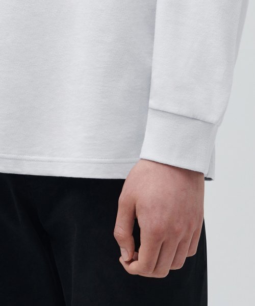 MUSINSA STANDARD（ムシンサスタンダード）の「クルーネック長袖Tシャツ[アッシュグレー]（Tシャツ/カットソー・メンズ・その他・SMALL/MEDIUM/LARGE/X-LARGE/XX-LARGE/XXX-LARGE）」の6枚目の写真
