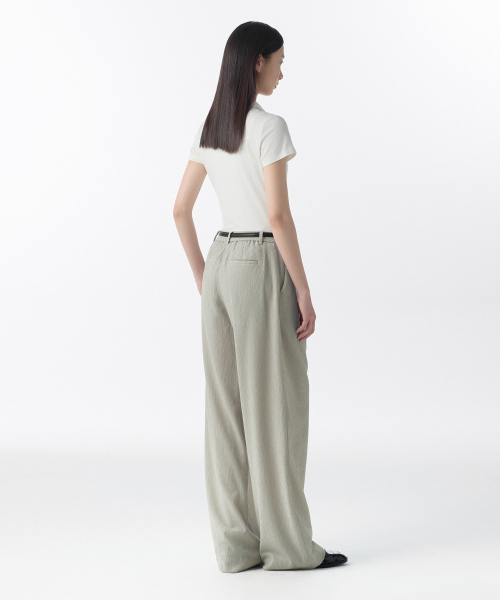 MUSINSA STANDARD WOMAN（ムシンサスタンダードウーマン）の「ウィメンズクリンクルワンタックワイドバンディングパンツ[ライトベージュ]（その他パンツ・レディース・その他・30/24/26/28）」の3枚目の写真
