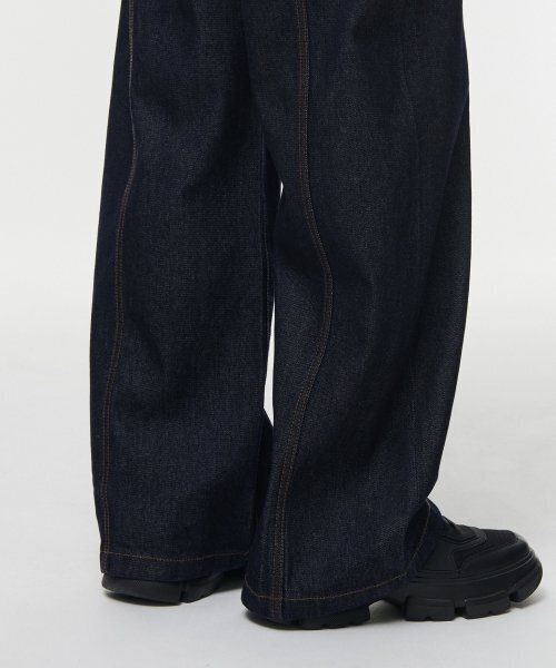 MUSINSA STANDARD WOMAN（ムシンサスタンダードウーマン）の「ウィメンズパネルワイドデニムパンツ [ディープインディゴ]（デニムパンツ・レディース・その他・30/24/25/26/27/28/29）」の6枚目の写真