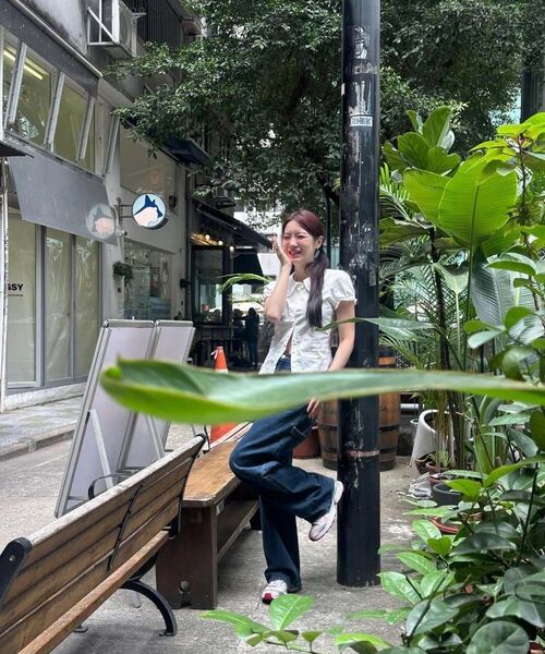 YOUHEE（ユヒ）の「LETTERING WIDE DENIM PANTS INDIGO（デニムパンツ・レディース・その他・MEDIUM/SMALL）」の9枚目の写真