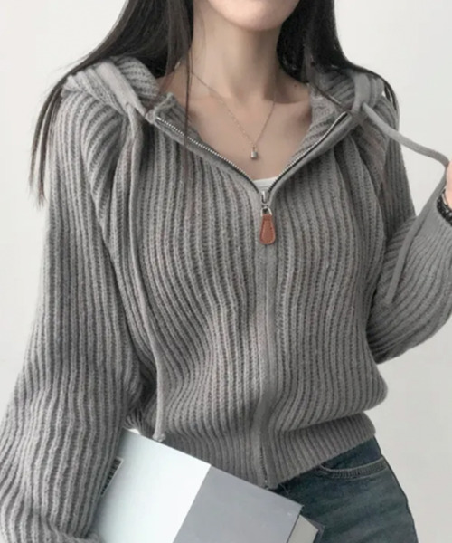 VIVID LADY(ビビッドレディー)の「クロップド丈 ジップアップ ラグラン リブニットパーカー(ニット/セーター・レディース・ピンク/ベージュ/ミント/アイボリー/グレー・FREE)」の2枚目の写真