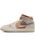 JORDAN BRAND�i�W���[�_���u�����h�j�́u�G�A �W���[�_�� 1 MID SE �E�B�����Y�V���[�Y / Air Jordan 1 Mid SE Women's Shoes HV4269-200 Hemp�i�X�j�[�J�[�j�v�b�u���E���n���̑�2