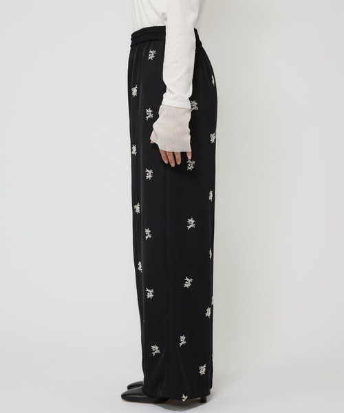 BABYLONE（バビロン）の「花刺繍イージーパンツ（その他パンツ・レディース・ブラック/チャコール・フリー）」の20枚目の写真