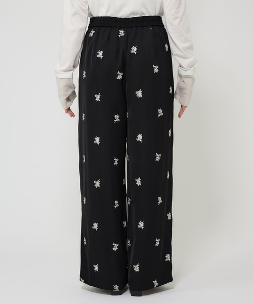 BABYLONE（バビロン）の「花刺繍イージーパンツ（その他パンツ・レディース・ブラック/チャコール・フリー）」の21枚目の写真