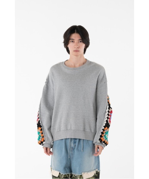 DISCOVERED(ディスカバード)の「CROCHET SLEEVE SWEAT(スウェット・メンズ・ブラック/グレー/ホワイト・SMALL/LARGE)」の3枚目の写真