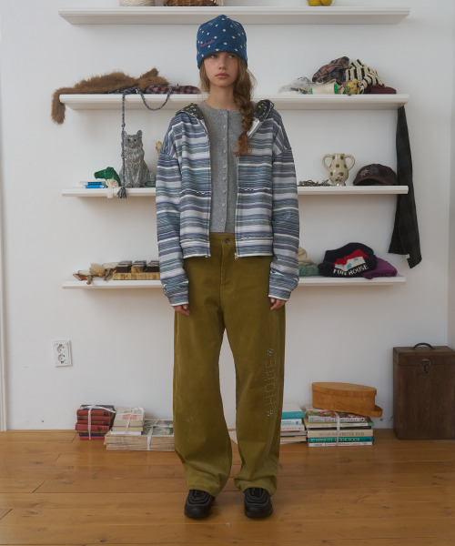 FUN FROM FUN（ファンフロムファン）の「Patch Pointed Hoodie, Grey（パーカー・レディース・その他・OS）」の3枚目の写真