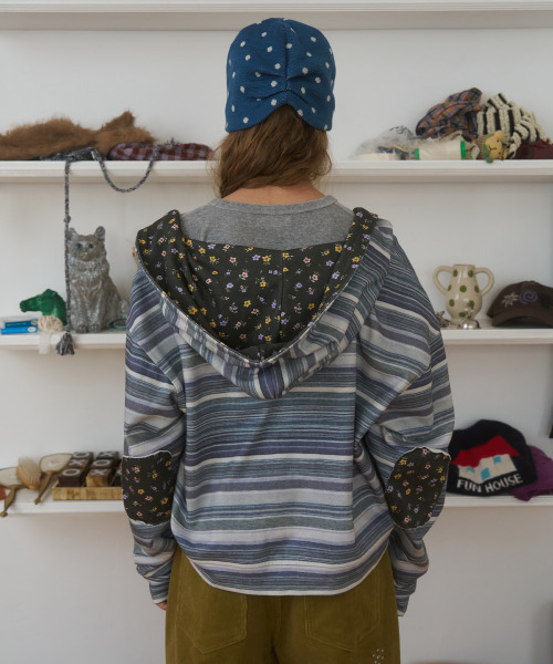 FUN FROM FUN（ファンフロムファン）の「Patch Pointed Hoodie, Grey（パーカー・レディース・その他・OS）」の4枚目の写真