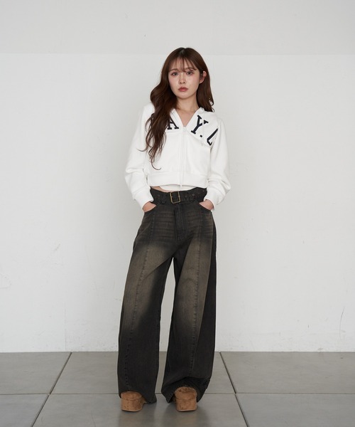 RAY CASSIN（レイカズン）の「【ウエスト調節可/2サイズ展開】バレルレッグデニムパンツ（デニムパンツ・レディース・ネイビー/ブルー/ブラック・S/M）」の10枚目の写真