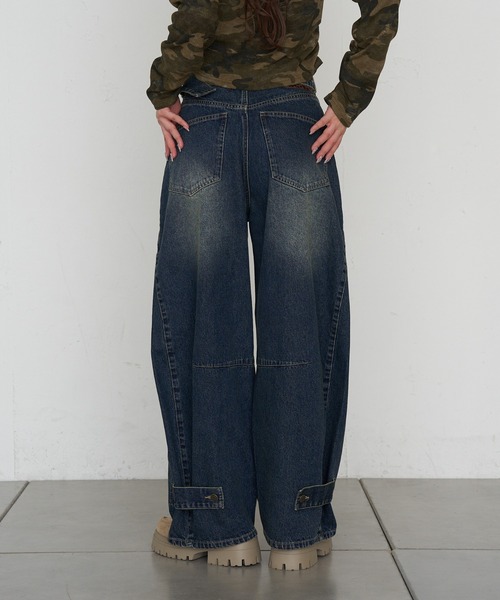 RAY CASSIN（レイカズン）の「【ウエスト調節可/2サイズ展開】バレルレッグデニムパンツ（デニムパンツ・レディース・ネイビー/ブルー/ブラック・S/M）」の16枚目の写真