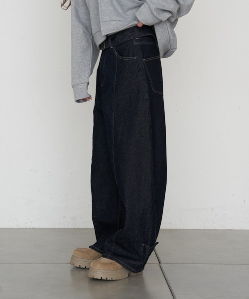 RAY CASSIN（レイカズン）の「【ウエスト調節可/2サイズ展開】バレルレッグデニムパンツ（デニムパンツ・レディース・ネイビー/ブルー/ブラック・S/M）」の22枚目の写真