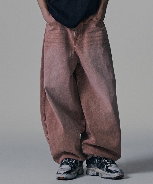 NOT4NERD(ノットフォーナード)の「Extra Wide Balloon Pants - Pink(デニムパンツ・レディース・その他・LARGE/MEDIUM/X-LARGE/SMALL)」の1枚目の写真