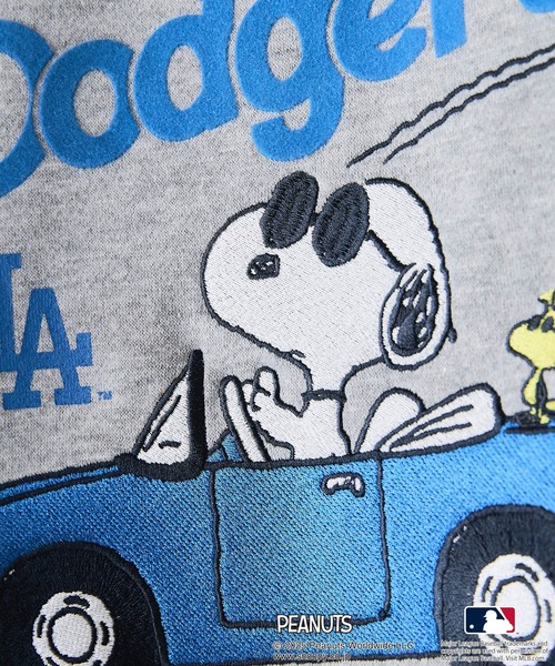 PEANUTS（ピーナッツ）の「【PEANUTS×MLB】オリジナルデザイン KIDS裏起毛トレーナー キッズサイズ ヤンキース ドジャース カブス キャラクター（スウェット・キッズ・ブルー系その他/グレー系その他2/ベージュ系その他2/グレー系その他/ブラック系その他3/ベージュ系その他3・150cm/130cm/140cm/160cm）」の9枚目の写真