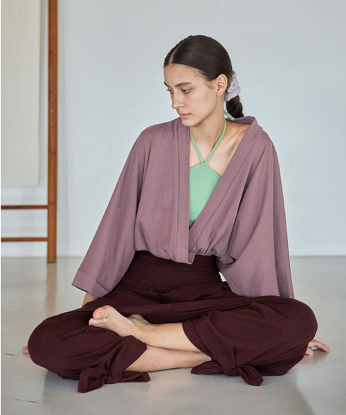 DEVIWEAR(デヴィウェア)の「ファジー ワイド ハーレムパンツ DEVI-B0089-バーガンディ(スウェットパンツ・レディース・バーガンディー・SMALL/MEDIUM)」の2枚目の写真