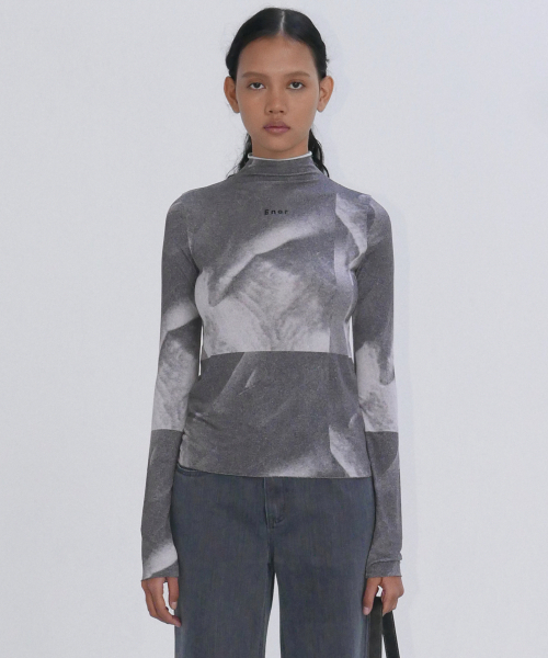EN OR(エンオール)の「LOGO HALF NECK JERSEY TOP - DARK GREY(Tシャツ/カットソー・レディース・その他・SMALL/MEDIUM)」の1枚目の写真